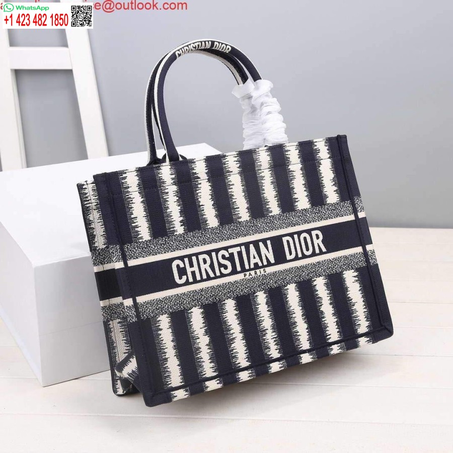 نسخة طبق الأصل من Dior M1286 Dior Book Tote، حقيبة صغيرة مطرزة بخطوط زرقاء على شكل حرف D