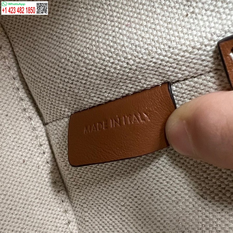 Replika Celine 199263 Majhna škatla Cuir Triomphe Iz Gladkega Telečjega Usnja Bež Rjav