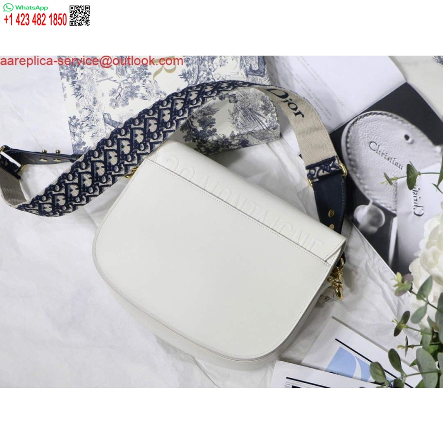 نسخة طبق الأصل من حقيبة Dior M9320 كبيرة الحجم من Dior Bobby مصنوعة من جلد العجل مع حزام مطرز مائل أزرق