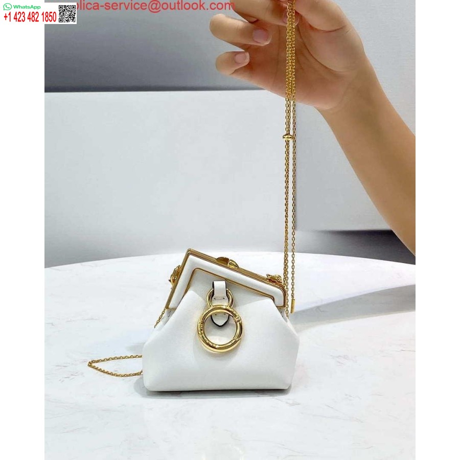 Replica Fendi 7as051 Nano Fendi Första Berlock I Vitt Nappaläder