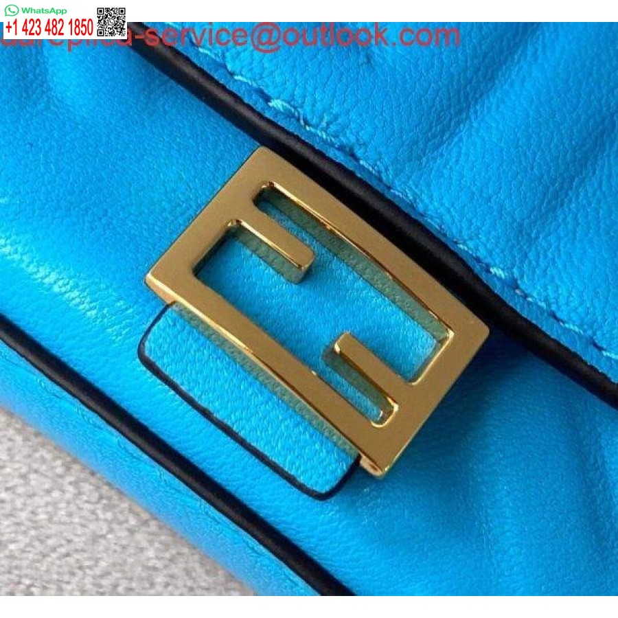 Replica Fendi 7ar844 Nano Baguette Berlock Blått Nappaläder