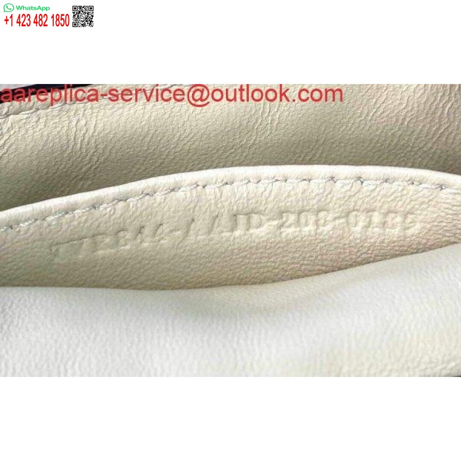 Replica Fendi 7ar844 Nano Baguette Berlock Blått Nappaläder