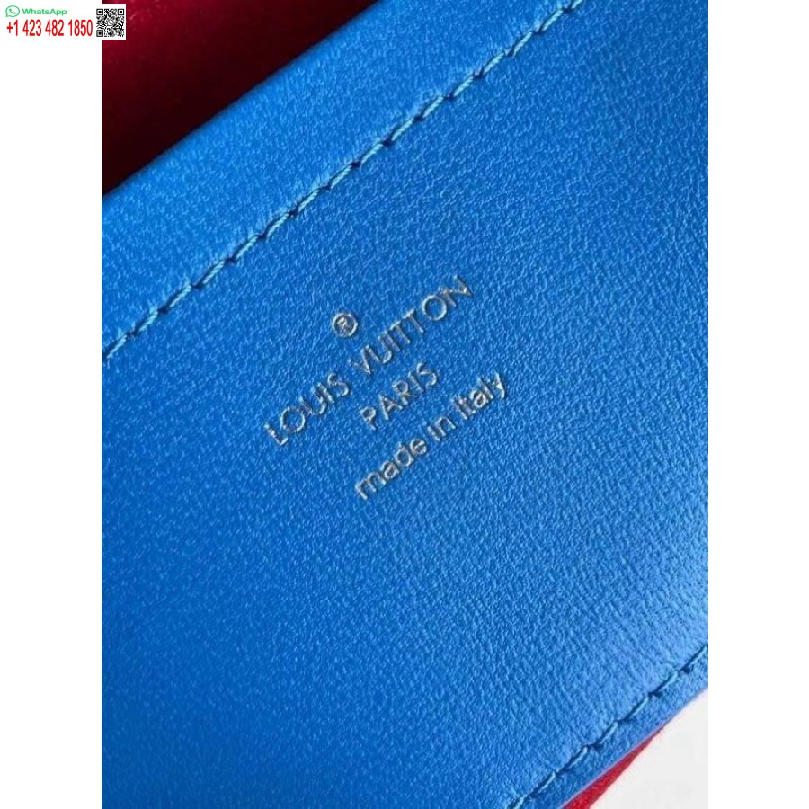 Реплика синей сумки Louis Vuitton Coussin M80743 Blv708