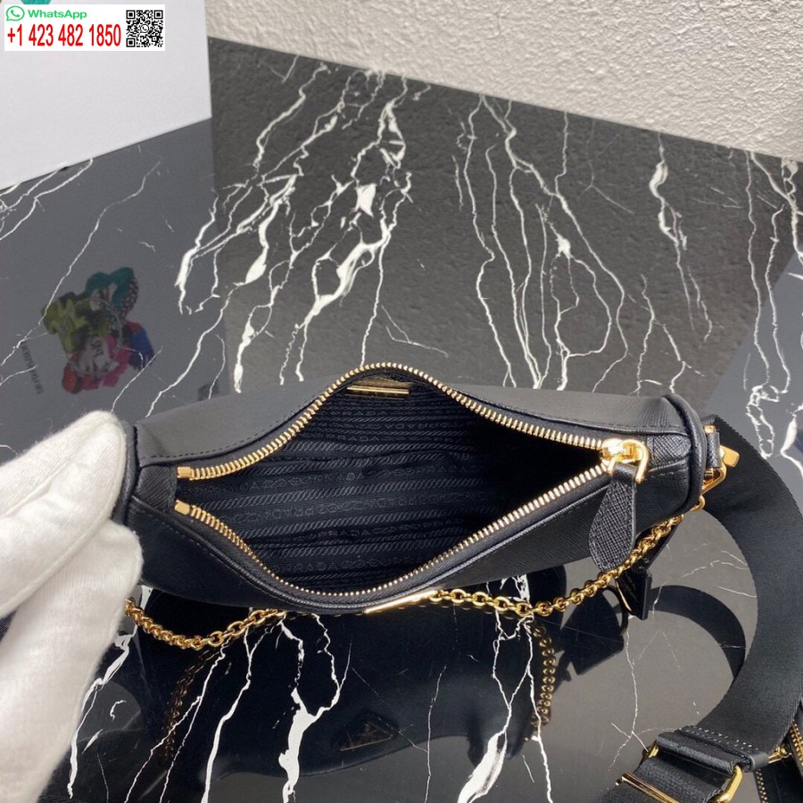 Replika Prada 1bh204 Prada Re-edition 2005 Saffiano Usnjena Torba V črni Barvi