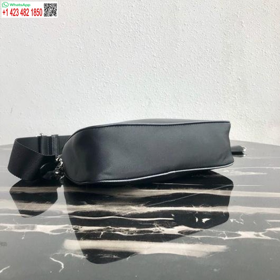 Replica Prada 1bh204 Prada Re-edition 2005 Nylon Laukku Musta