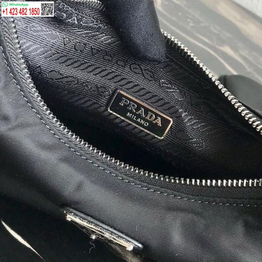 Replica Prada 1bh204 Prada Re-edition 2005 Nylon Laukku Musta