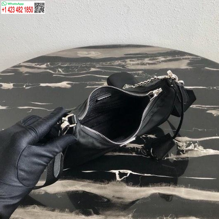 Replica Prada 1bh204 Prada Re-edition 2005 Nylon Laukku Musta