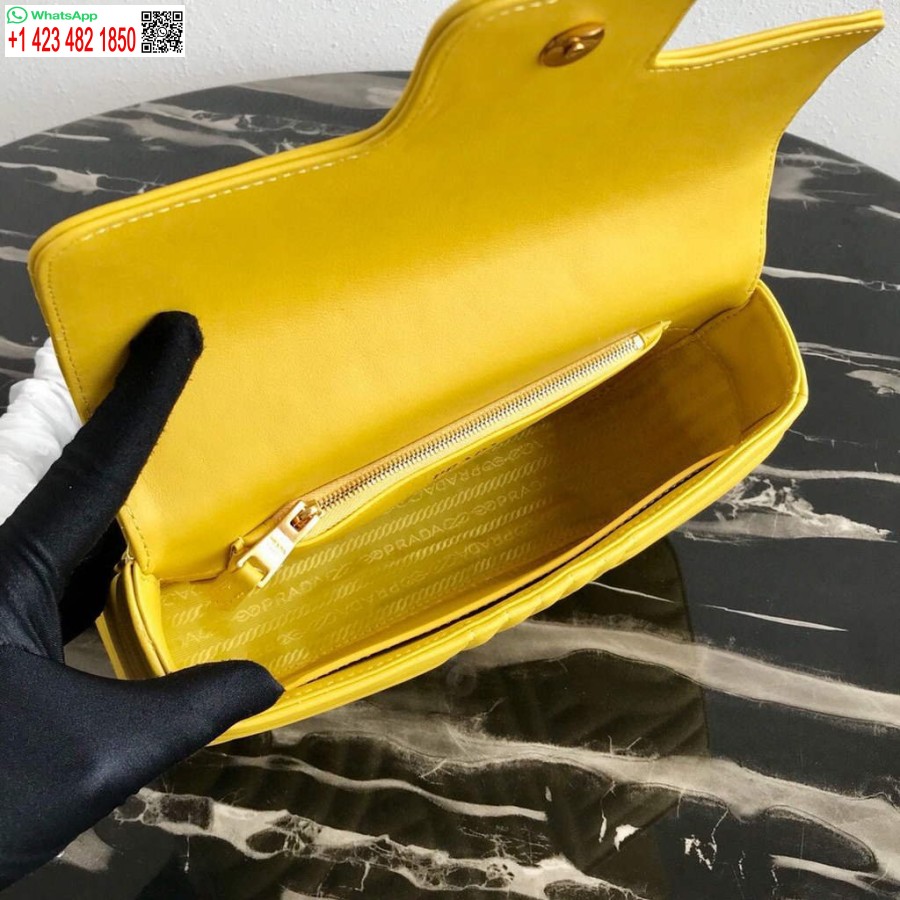 Replika Prada 1bd108 Közepes Bőr Prada Diagramme Bag Sárga