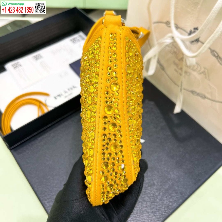 Replica Prada 1bc169 Prada Cleo Satiinilaukku Kullankeltaisilla Applikaatioilla